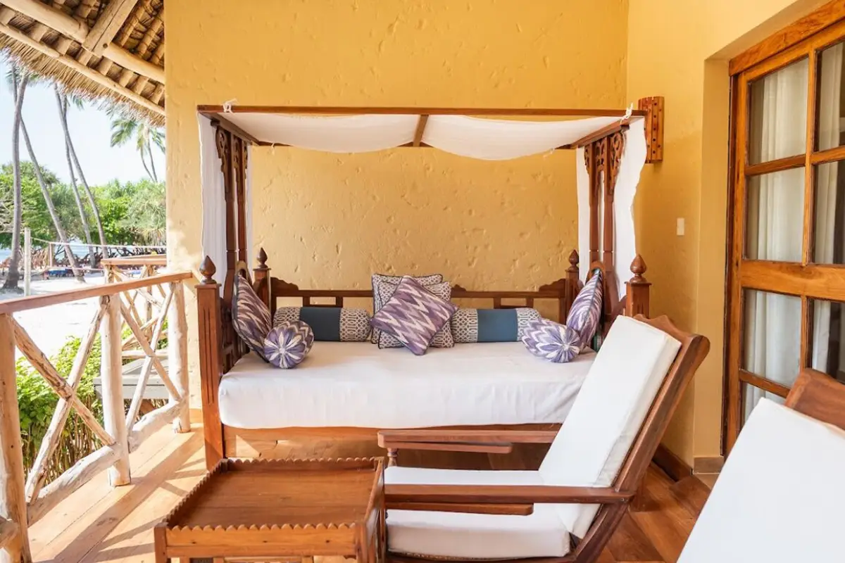 11 Days Safari & Zanzibar Escape Lodge