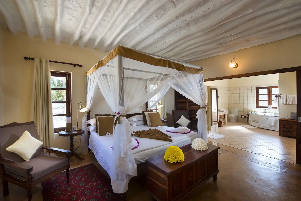 11 Days Safari & Zanzibar Escape Lodge