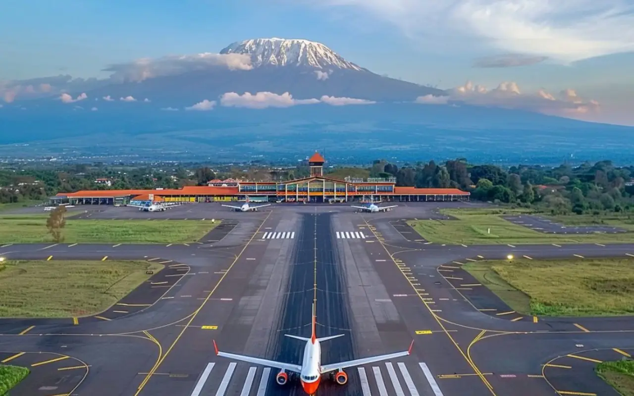 4 Days Four Season Ultra Luxury Flying Safari Airport