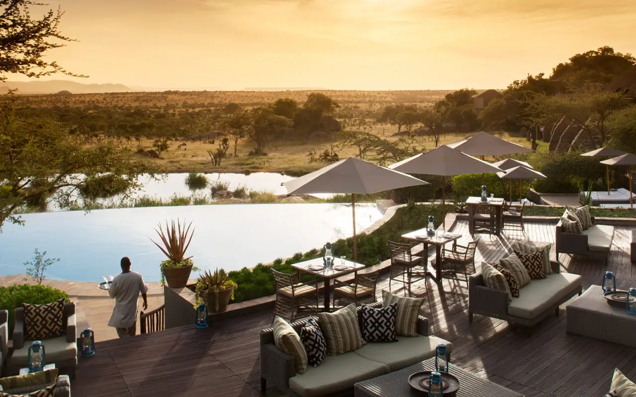 4 Days Four Season Ultra Luxury Flying Safari Lodge