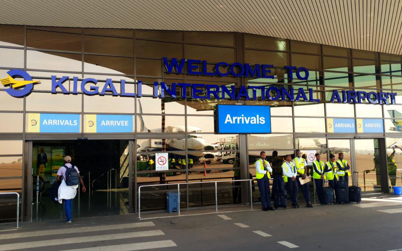 4 Days Volcanoes Adventure Airport