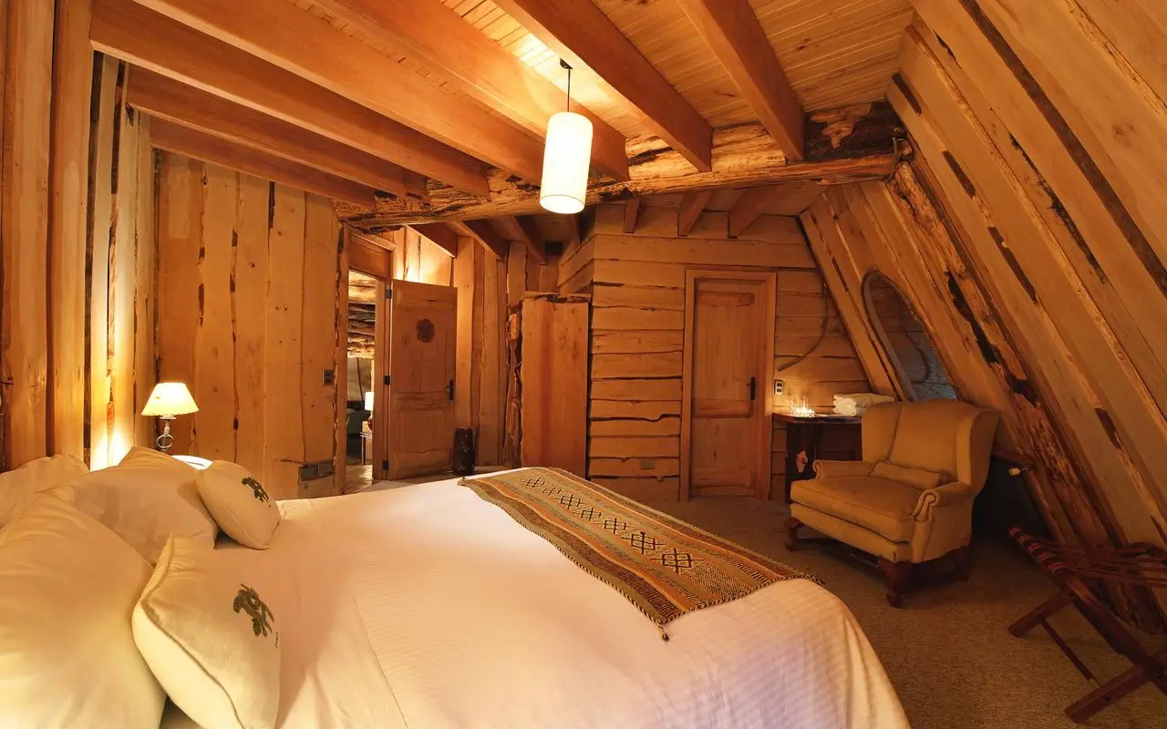 6 Days Gorilla Trekking and Golden Monkey Safari Lodge