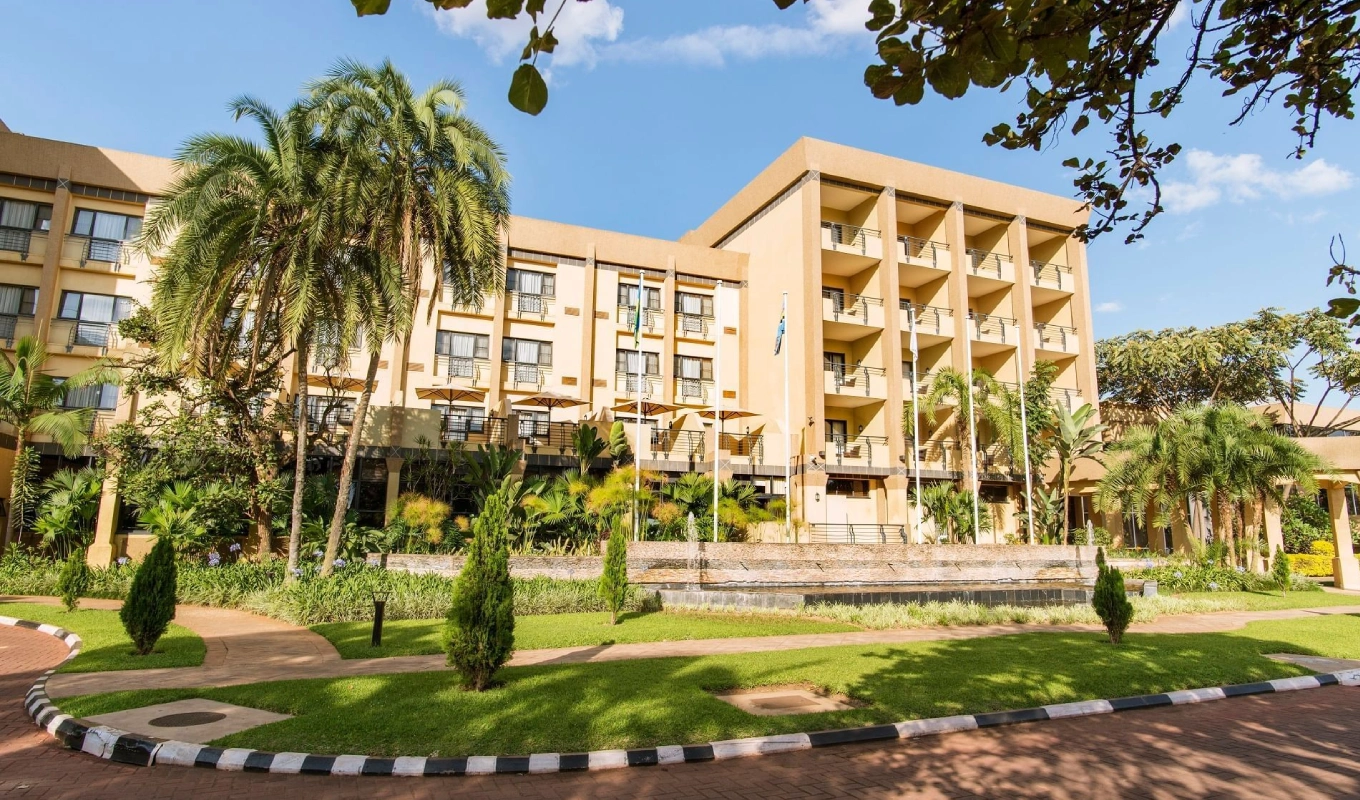 6 Days Rwanda Akagera Wildlife & Volcanoes Gorilla Trek City Tour