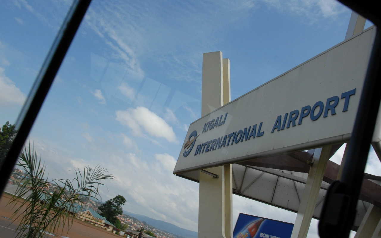 6 Days Rwanda Akagera Wildlife & Volcanoes Gorilla Trek Airport